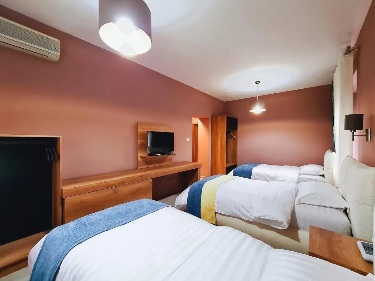 Hotel Eder Tirana 3*,  Albania