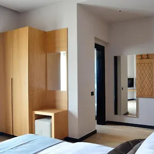 Hotel N'peze, Ljaknasi